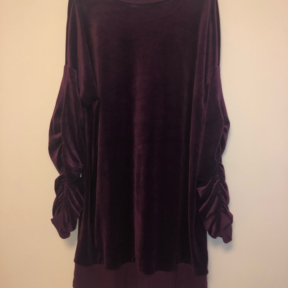 A dress - Picture 5 of 5